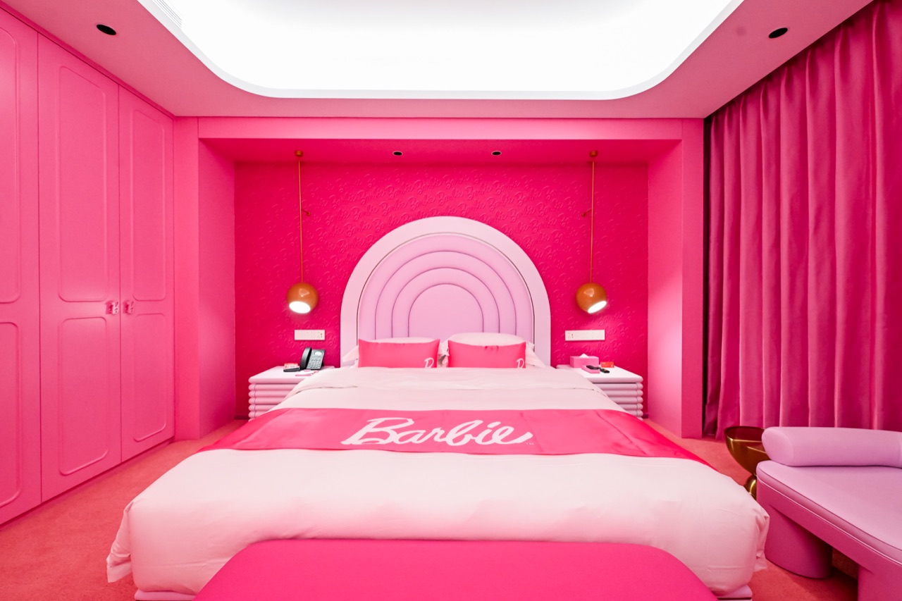 Mattel Play! Hotel themed room