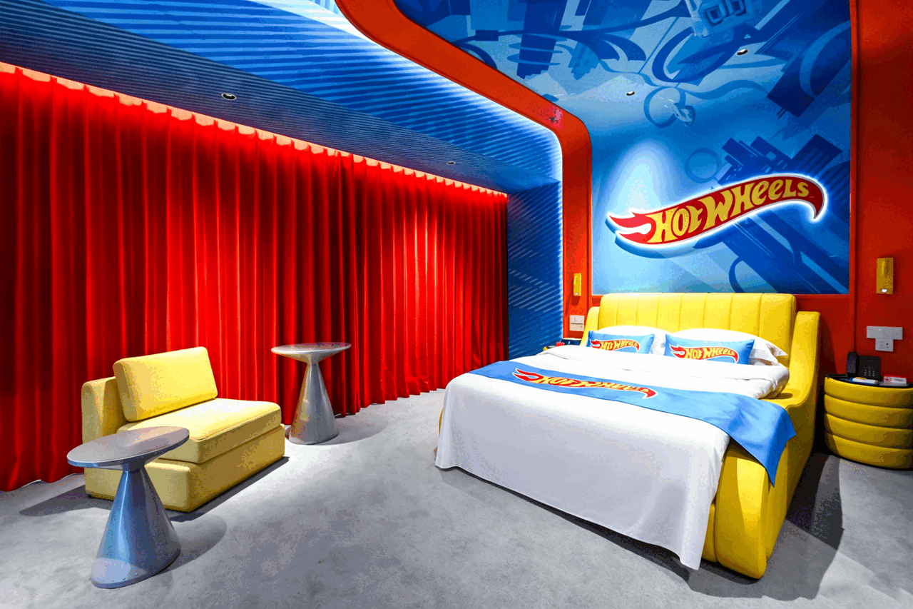 Mattel Play! Hotel themed room